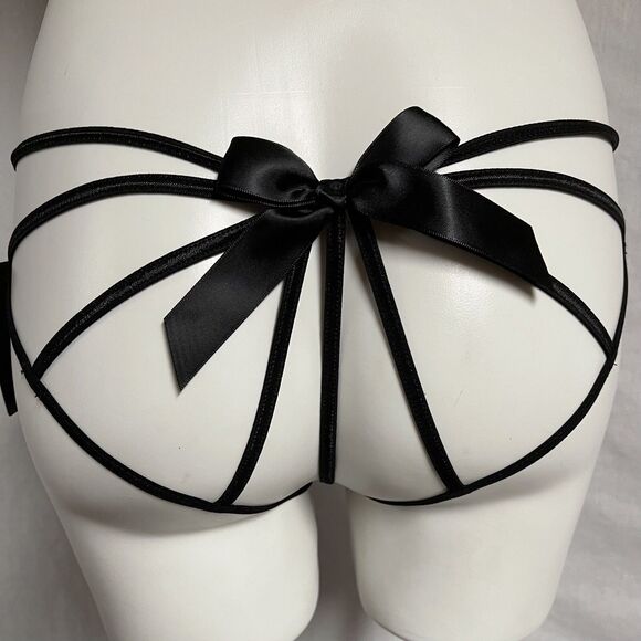 Frederick's of Hollywood Other - Fredericks of Hollywood Seduction Red Lace Crotchless panty Spider Back Sz Small